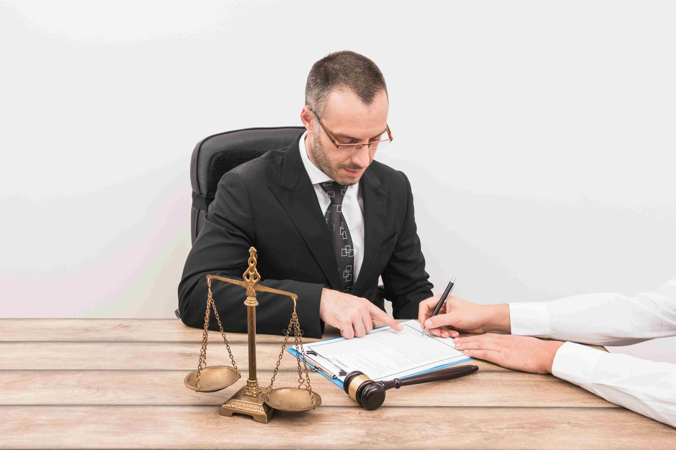 Why Immediate Legal Support from a Criminal Lawyer in Dubai Is Crucial